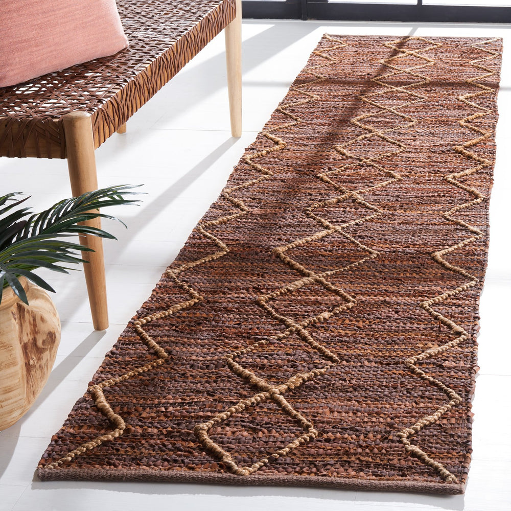 Safavieh Vintage Hand‑Woven Leather Runner 2 Ft 3-Inches X 9 Ft — Warm Brown Natural Geometric Texture, Durable 2'-3" x 5'-0" VTL801T-25