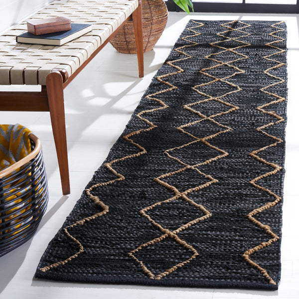 Safavieh Vintage Hand-Woven Leather Runner 2X9 Ft – Black & Natural Geometric Diamonds, Durable Low Pile 2'-0" x 3'-0" VTL801Z-2