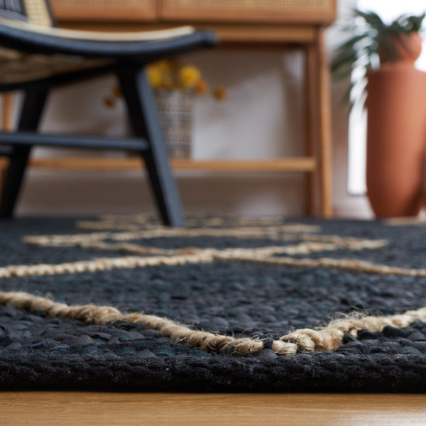 Safavieh Vintage Hand-Woven Leather Rug 8X10 Black & Natural Geometric Design — Plush 3/8" Pile, Durable Blend 10'-0" x 14'-0" VTL801Z-10
