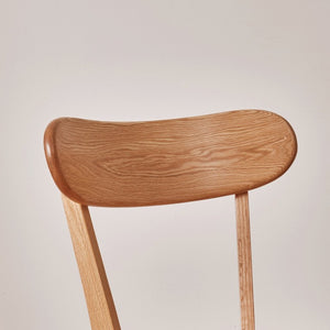 English Elm Set of 2 Solid Wood Dining Chairs with Ergonomic Backrest for Kitchen or Cafe Natural Wood Red Oak W5368P531788