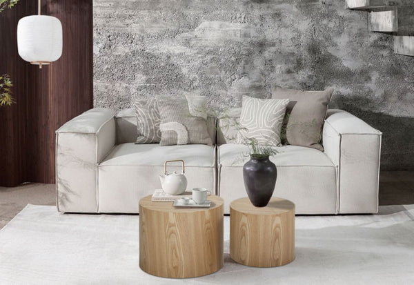 English Elm Mdf Round Nesting Table Set of 2 Oak Veneer Warm Wood Grain Living Room Accent W87640118