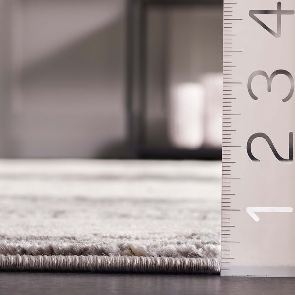 Safavieh Whisper 820 Power Loomed Modern Rug Grey / Light Beige 5'-3" x 7'-6"