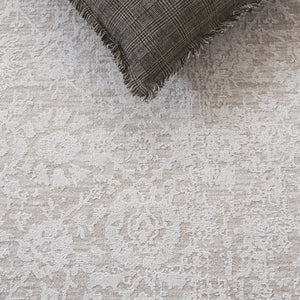 Safavieh Wisteria Elegant Area Rug - Luxurious Polyester, Timeless Traditional Style For Any Living Space Beige ,Ivory Polyester Wst604b-8