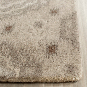 Safavieh Wyndham Hand-tufted Wool Area Rug - Artisanal Comfort & Elegant Design For Modern Living Spaces Silver Wool Pile Wyd153a-4