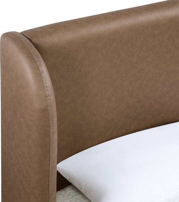 Meridian Furniture Warby Winged Headboard Vegan Leather Platform Full Bed for Modern Contemporary Bedrooms Brown WarbyBrown-F