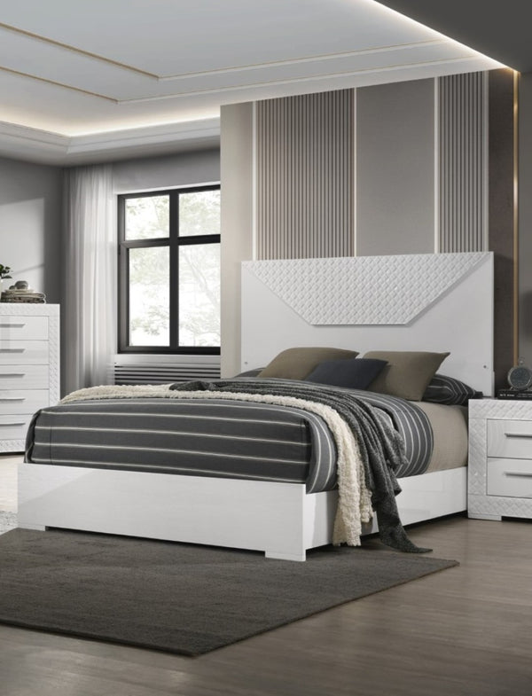 English Elm 3pc Queen Bedroom Set High Gloss White Led Headboard Glam Nightstands Chrome Accents B2741S00163