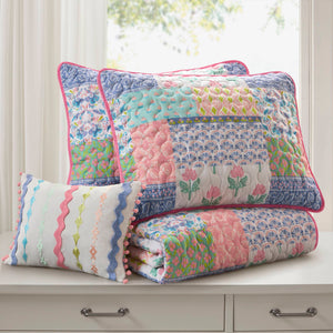 English Elm 4-Piece Full/Queen Quilt Set Pink Floral Coverlet with 2 Shams & Throw Pillow, Soft Microfiber Comfort B035P408452