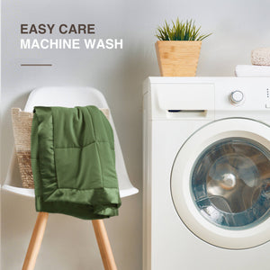 English Elm 1 Lightweight Down Alternative Blanket Full/Queen 90x90, 15oz Polyester Fill, Satin Trim & Scotchgard Finish Green 14.96 L x 7.48 W x 7.48 H B035P319515