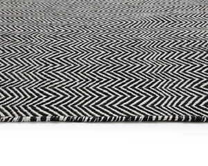 Sunpan Cusco Hand-Woven Rug - Stylish Zigzag Design, Sustainable PET Yarn, Perfect for Indoor & Outdoor Spaces Black / White