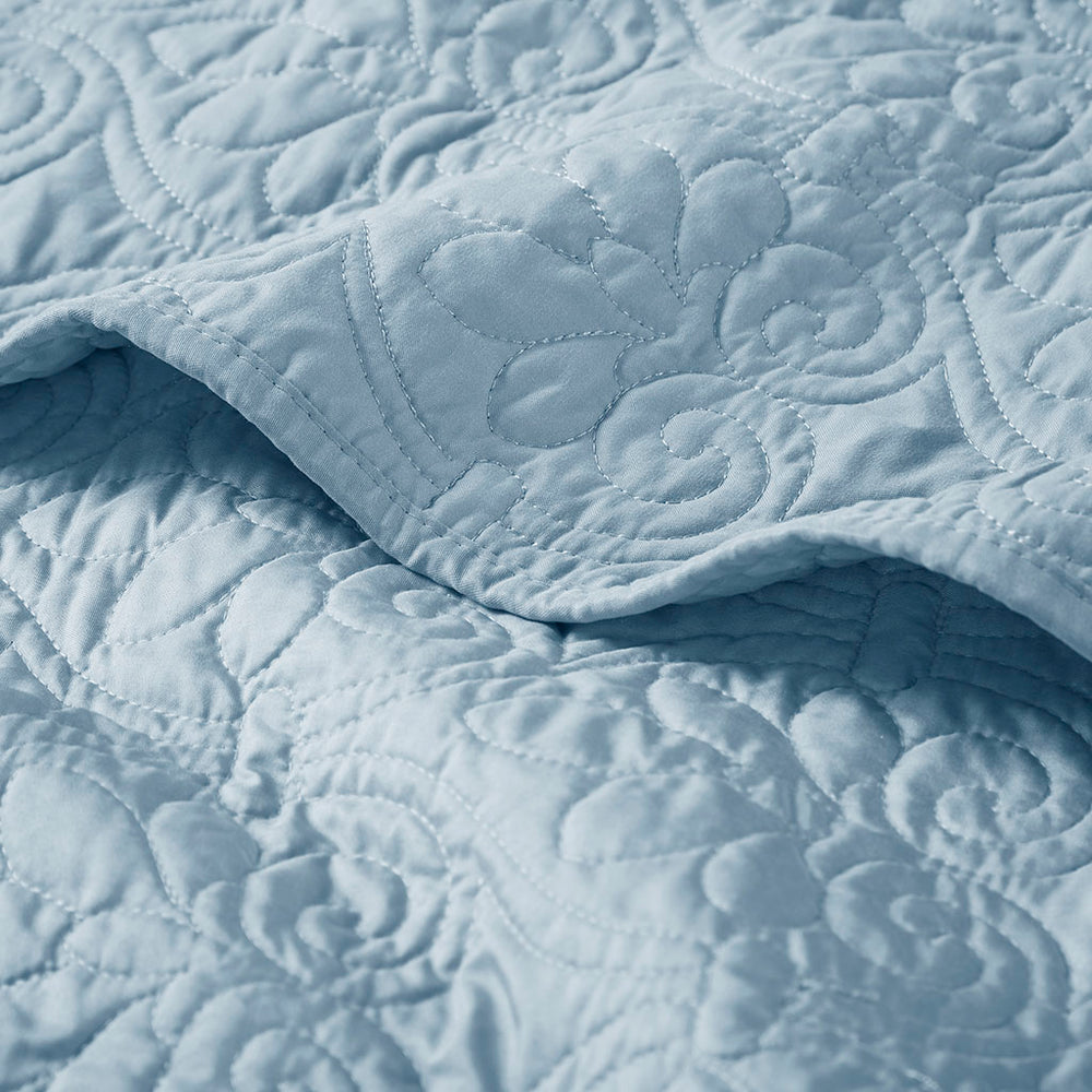 JLA Home Madison Park - Oversized Quilted Throw with Quebec Stitch Pattern, Plush Cotton Fill for Cozy Layering & Décor Texture Blue MP50-2988