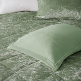 Intelligent Design Felicia Glam/Luxury Velvet Duvet Cover Set with Throw Pillow ID12-2416 Green