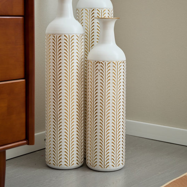 English Elm Floor Metal Vases Set Of 3 - Modern Gold & White Decorative Cylindrical Vases For Elegant Interiors W2796P255615