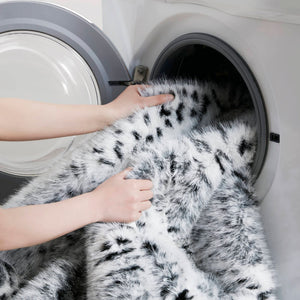 English Elm 1-piece Oversized Faux Fur Throw Bobcat Print Plush Velvet Backed Cozy Sofa Blanket Snow Leopard B035P408336