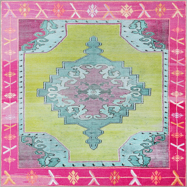 Unique Loom Timeless Thomas Machine Made Medallion Rug Green, Ivory/Light Green/Pink/Orange 7' 6" x 7' 7"