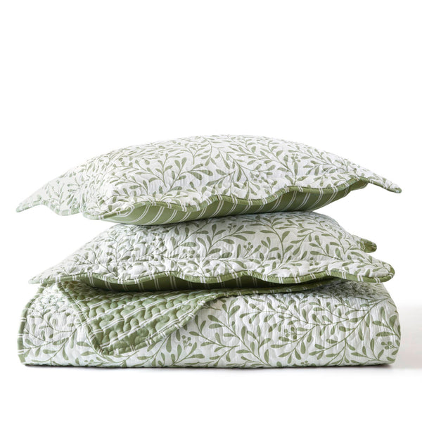 English Elm 3-piece King Quilt Set Scalloped Hem Microfiber Bedding for Master or Guest Room Sage Green B035P482950