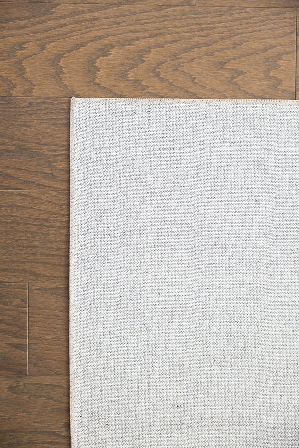 English Elm TOUCAN Silver 5'x7' Washable Non-Slip Area Rug – Low-Pile, Durable Polyester, Kid & Pet Friendly B186P261399