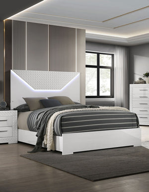 English Elm 3pc Glam Eastern King Bedroom Set White Lacquer Led Headboard with Mirrored Accents B2741S00164
