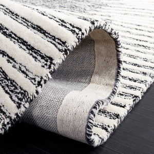 Safavieh Abstract 478 Hand Tufted Contemporary Rug Black / Ivory ABT478Z-9