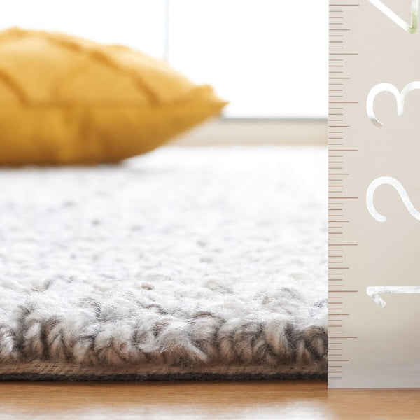 Safavieh Abstract 497 Hand Tufted Modern Rug Light Grey 8' x 10'