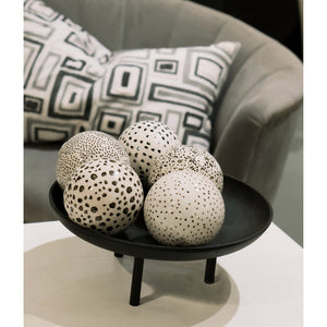 Atlas Kiser Plate - Striking Matte Black Centerpiece for Serving & Styling with Elevated Design Details AC11420-01