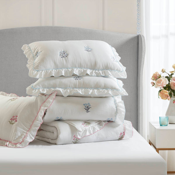 English Elm 3-piece Floral Embroidered Quilt Set Ruffled Trim Romantic Bedding for Full Queen Beds White+Blue B035P463190