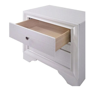 English Elm 3 Drawers Wooden Nightstand With Sleek Nickel Knobs - Modern White Finish For Stylish Storage Solutions B016P251556