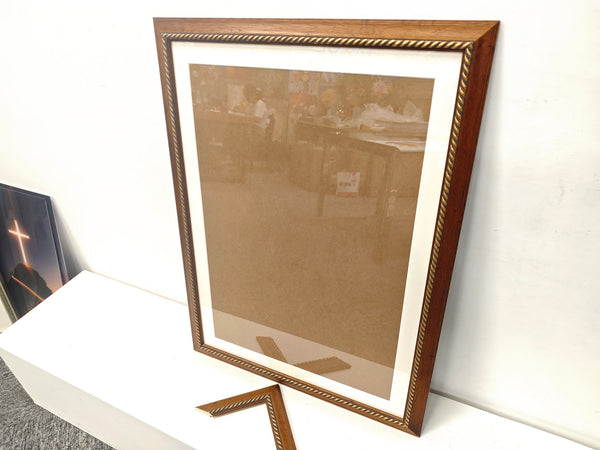 English Elm 24x32 Solid Wood Picture Frame with Replaceable Canvas, Organic Acrylic Glass, Elegant Wall Art Decor Brown T3976P383249