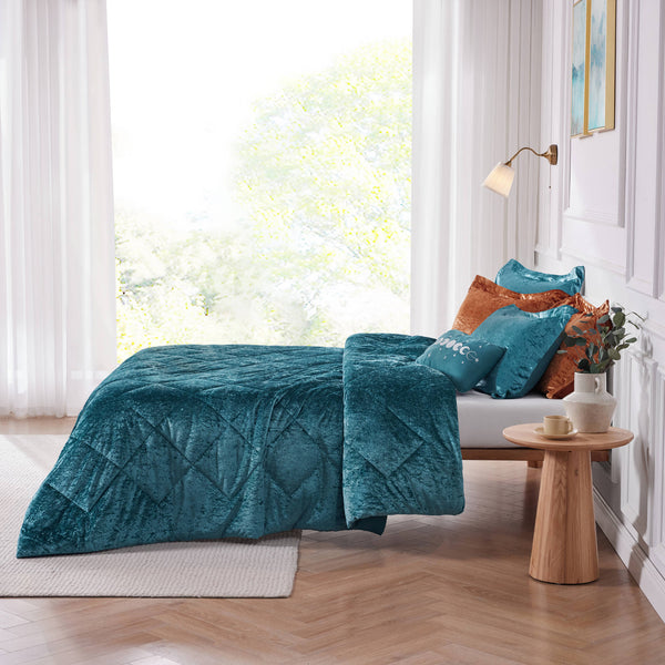 JLA Home Intelligent Design - Velvet Crushed Comforter Set with Quilted Diamond Top, Hypoallergenic Plush Warmth and Luxe Sheen Teal ID10-1976