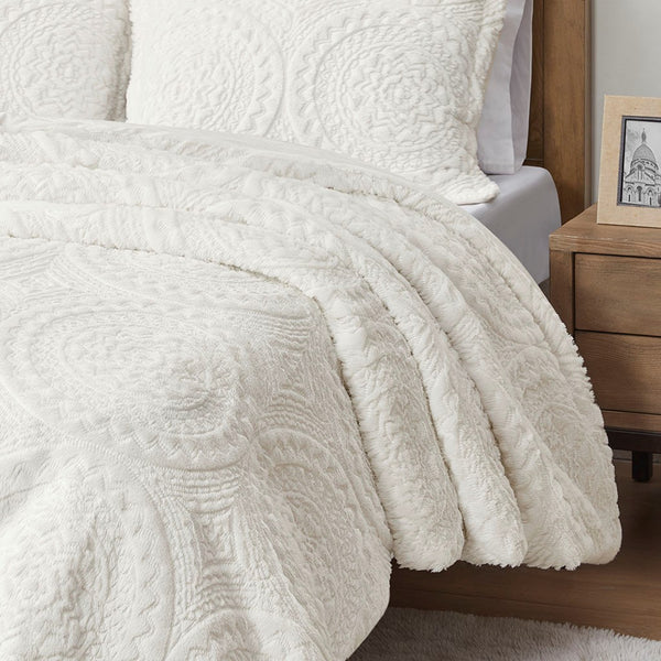English Elm Full/Queen Plush Embroidered Medallion Faux Fur Comforter Mini Set — Ultra-Soft Machine Washable Elegance Ivory 19.29 L x 11.81 W x 11.81 H B03597033