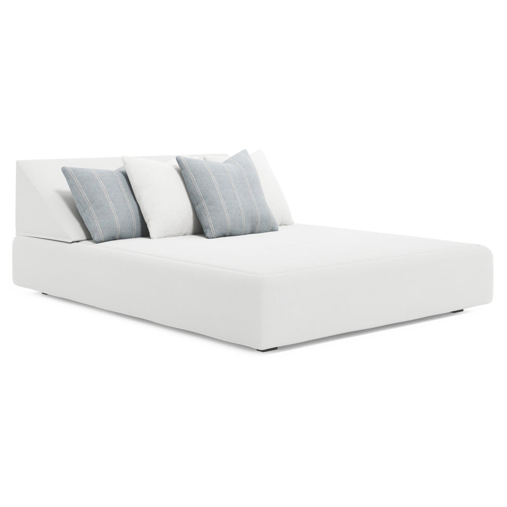 Bernhardt Bernhardt Rio Woven Panel Outdoor Daybed with Triangular Back Pillow Resort Style O1389O