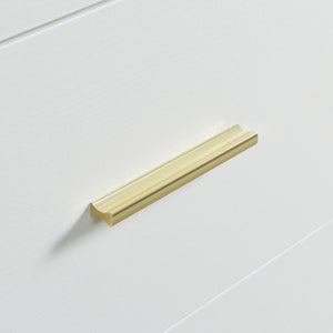 English Elm Modern White 8-Drawer Dresser Classic Bedroom Chest with Waterproof Finish, Sturdy Engineered Storage W1785P201163