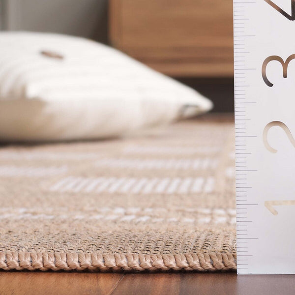 Safavieh Aspect 458 Power Loomed 50% Cotton, 47% Jute, 3% Polyester Natural Fiber Rug Natural / Ivory APE458B-8