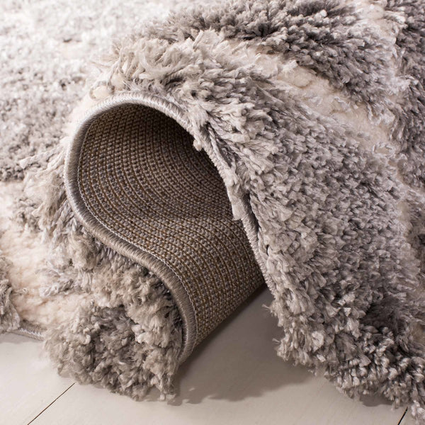 Safavieh Adriana Shag 780 Power Loomed  Rug Light Grey / Cream ARG780G-3