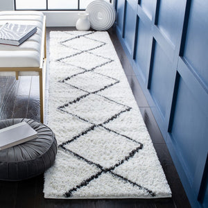 Safavieh August 500 Power Loomed Shag Rug Beige / Black AUG532B-4