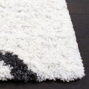 Safavieh August 500 Power Loomed Shag Rug Beige / Black AUG532B-4