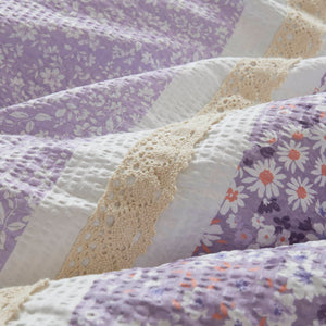 English Elm 5 PCS King/Cal King Seersucker Comforter Set with Lace Trim, Plush Microfiber Fill, 5-Piece Elegant Bedding Ensemble B035P366535