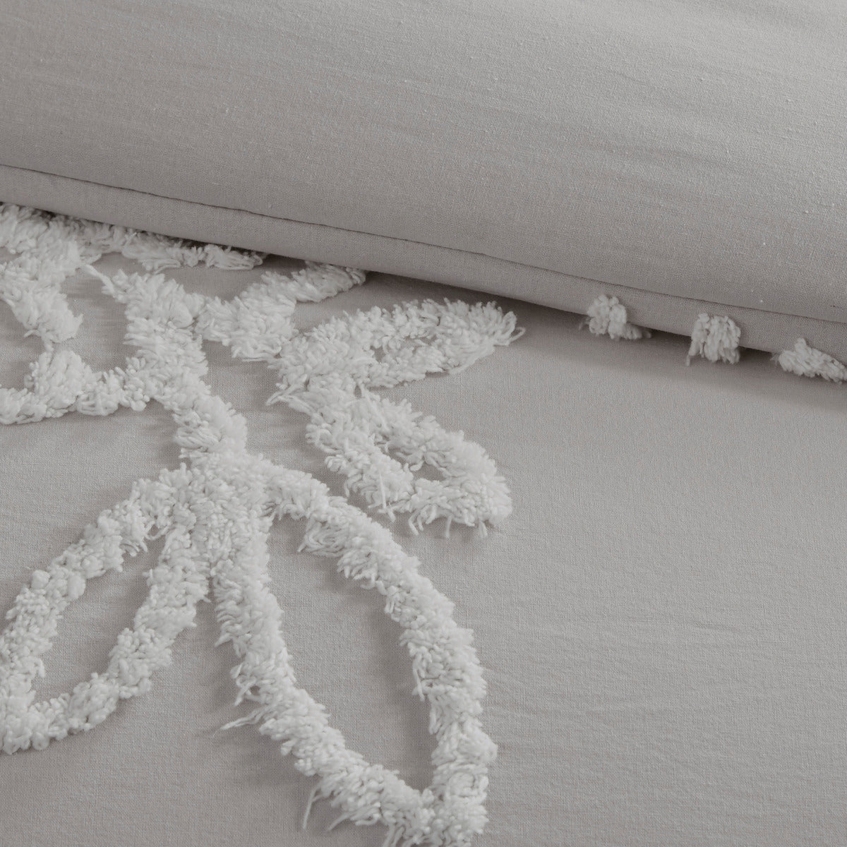 Madison Park Veronica Comforter - Thumbnail 4