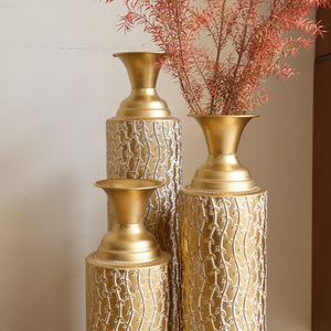 English Elm Metal Decorative Vases Set Of 3 - Antique Gold Finish With Etched Vine Patterns For Elegant Décor W2796P192834