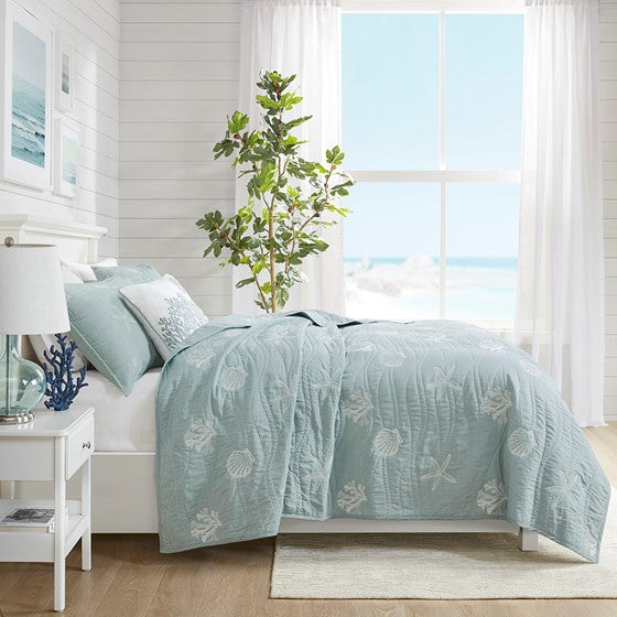 English Elm 4 Harbor House Seaside Cotton Percale Reversible Quilt Set with Embroidered Starfish and Shells, Full/Queen Aqua 20.87 L x 16.93 W x 10.24 H B03595790