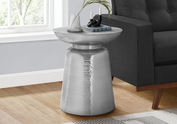 English Elm Accent Table, Hand-Crafted Chrome Drum Design, Versatile Side Or Nightstand For Modern Decor B2710P219450