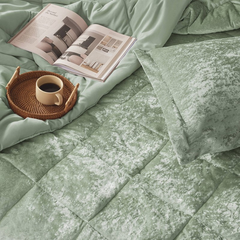 English Elm 4pcs Crushed Velvet King Duvet Set Diamond Quilted Shams and Embroidered Pillow B035P341214