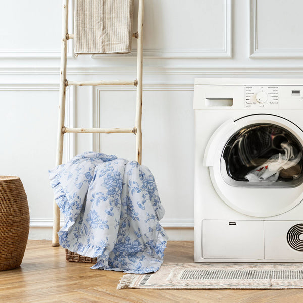 English Elm 5 Piece Full/Queen Comforter Set with Decorative Pillows - Soft Microfiber, Hypoallergenic, Cozy Layering Blue 16.54 L x 12.6 W x 7.87 H B035P381287