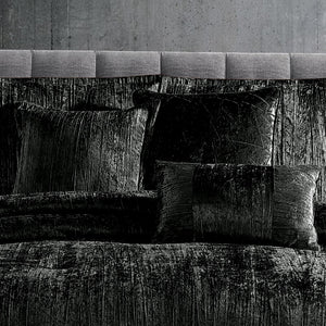 English Elm Turin 7-Piece Comforter Set In Luxurious Black - Elegant Bedding For A Modern Queen Bed Decor B340P341998-GIGA