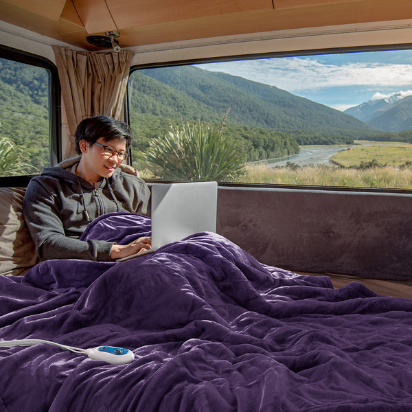JLA Home Beautyrest - Throw Beautyrest Oversized Heated Microlight Reverse-to-Berber Throw with Secure Comfort Tech, Low EMF and 5-Year Warranty BR54-1927
