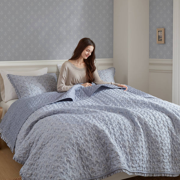 English Elm 3-piece Queen Ruffle Trim Quilt Set Vermicelli Stitched Romantic Coastal Bedding B035P408232