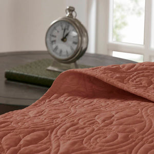 English Elm 3 Reversible Quilt Set Full/Queen with Pre-Washed Cotton Filling, Patterned Quilting, Anti-Microbial Care Red 17.72 L x 15.35 W x 7.87 H B035P266677