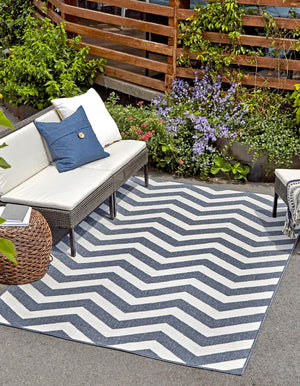 Unique Loom Outdoor Coastal Dalgalar Machine Made Chevron Rug Navy Blue, Ivory 7' 10" x 10' 0"