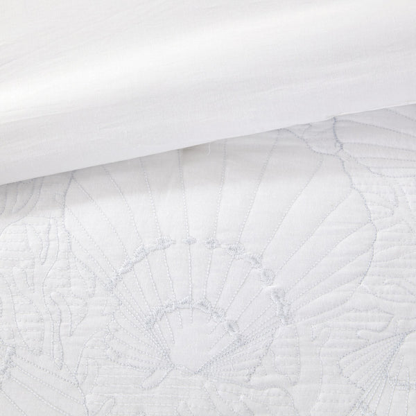 English Elm Comforter Harbor House Crystal Beach White King Quilted Seashell Cotton Set with Blue Bedskirt B03595762