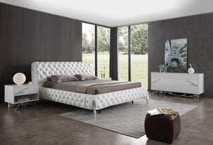 VIG Furniture Queen Modrest Legend White Bonded Leather Bed With Diamond Tufting, Stainless Steel Legs, Platform Support VGVCBD8111-WHT-Q