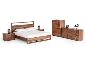 VIG Furniture Eastern King Nova Domus Berlin Walnut Veneer Bed With Parsons Legs, Slatted Support, Modern Headboard Opening And Low-Profile Design VGMABR-92-EK